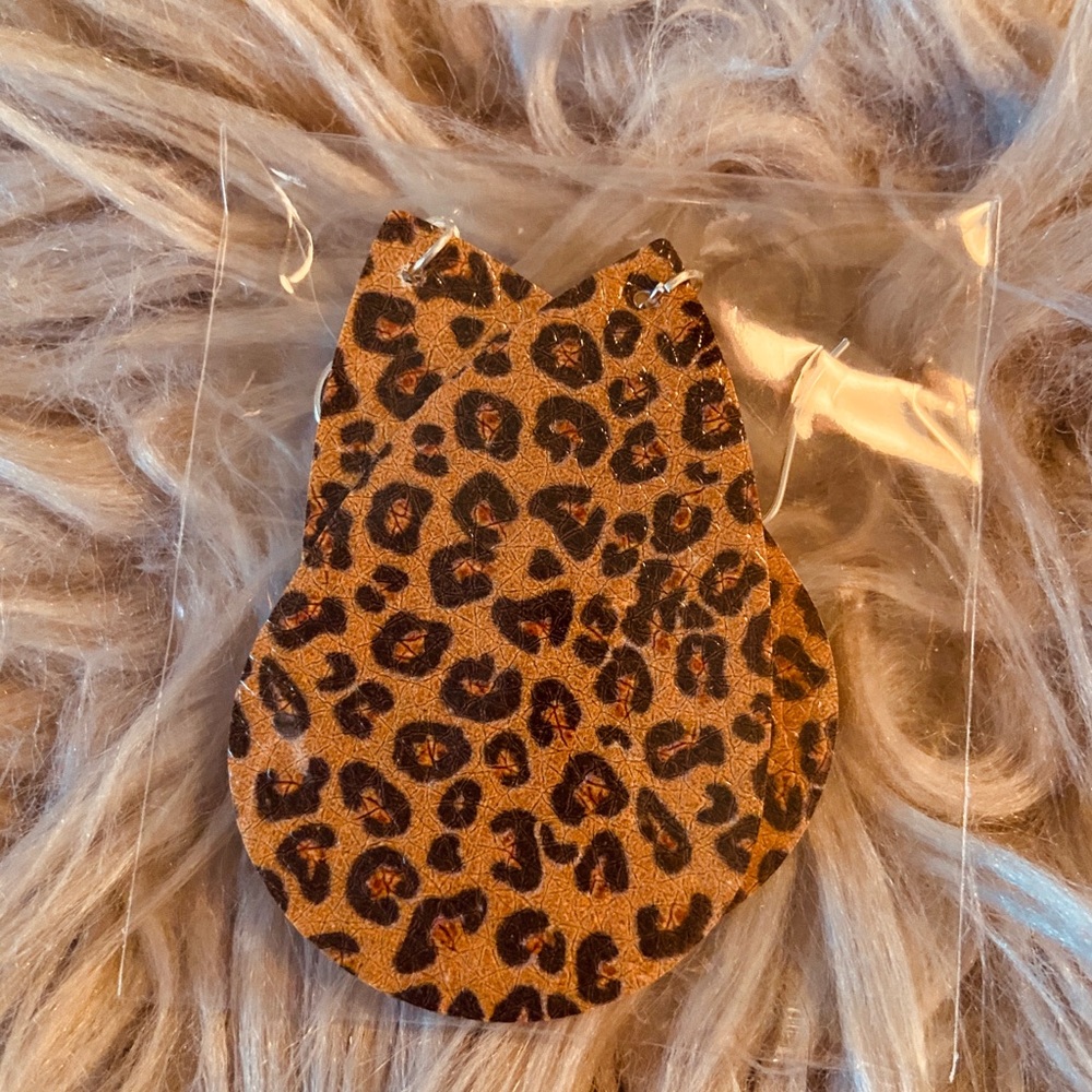 New leather earrings🧡🤎
